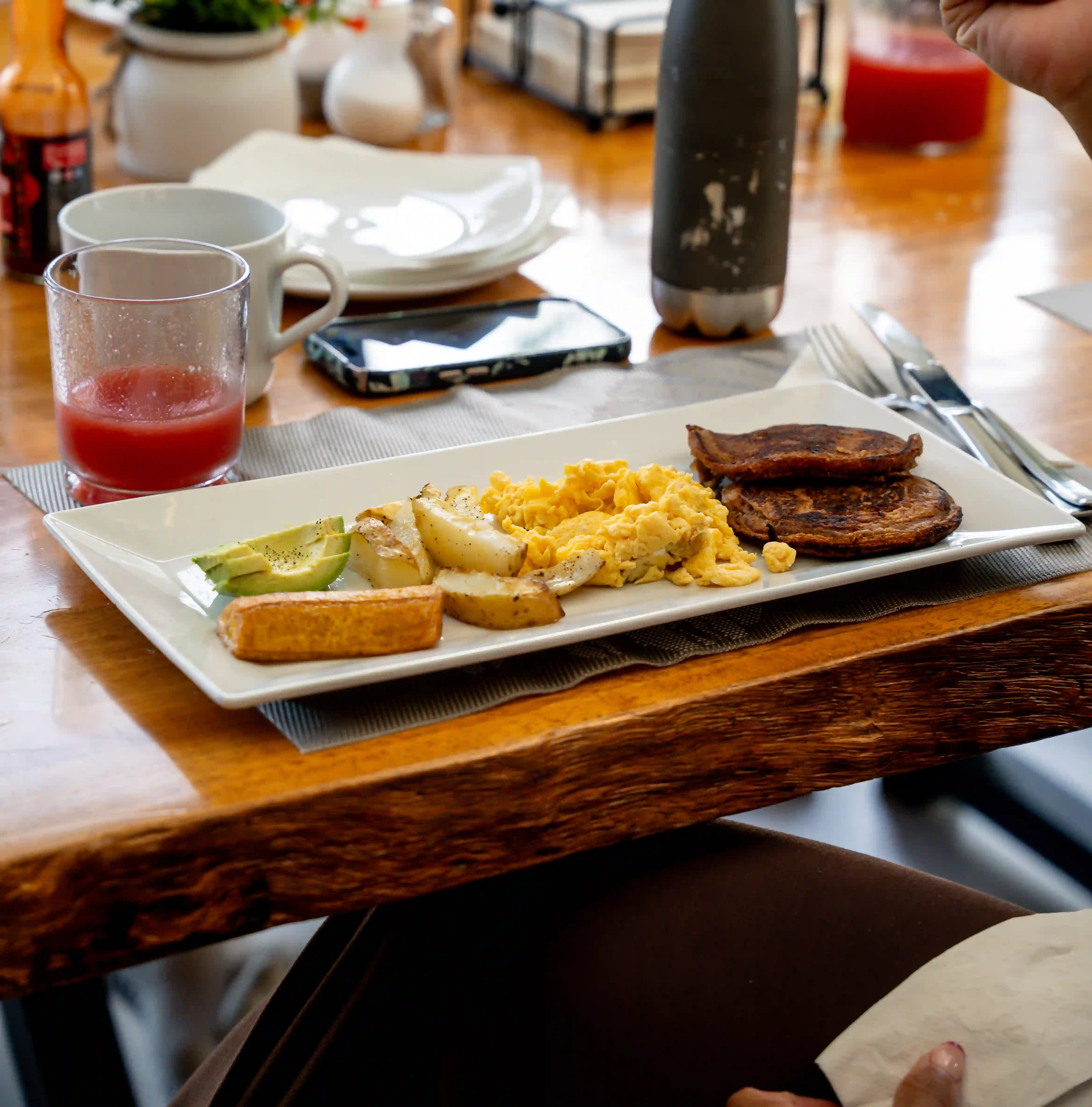 Fresh breakfast served at Vajra Jahra, highlighting the nourishing dining experience of the Wellness Retreat Center.
