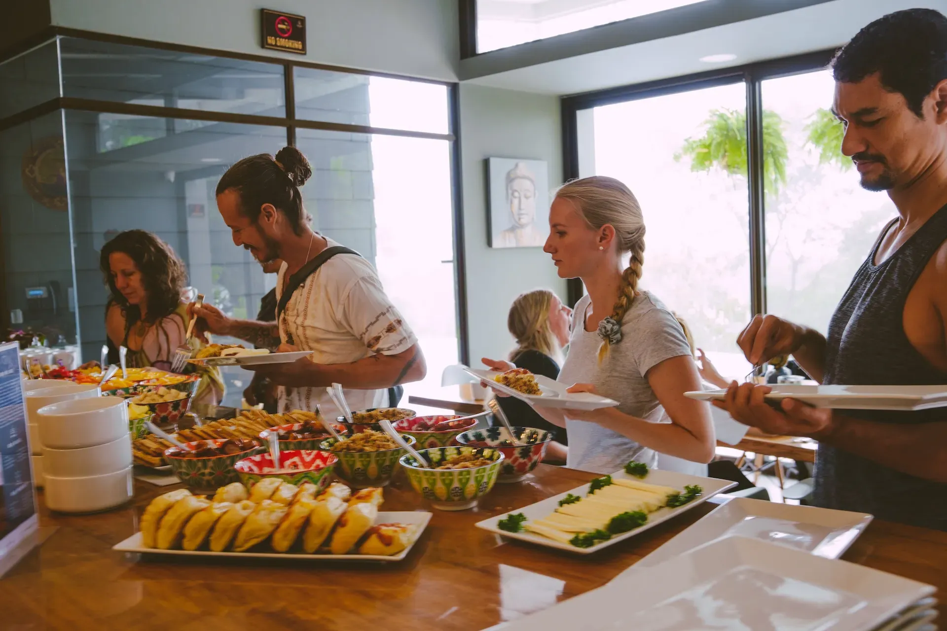 Vajra Jahra retreat guests enjoying the food offerings. Take in the flavors of Costa Rica while enjoying gorgeous views.
