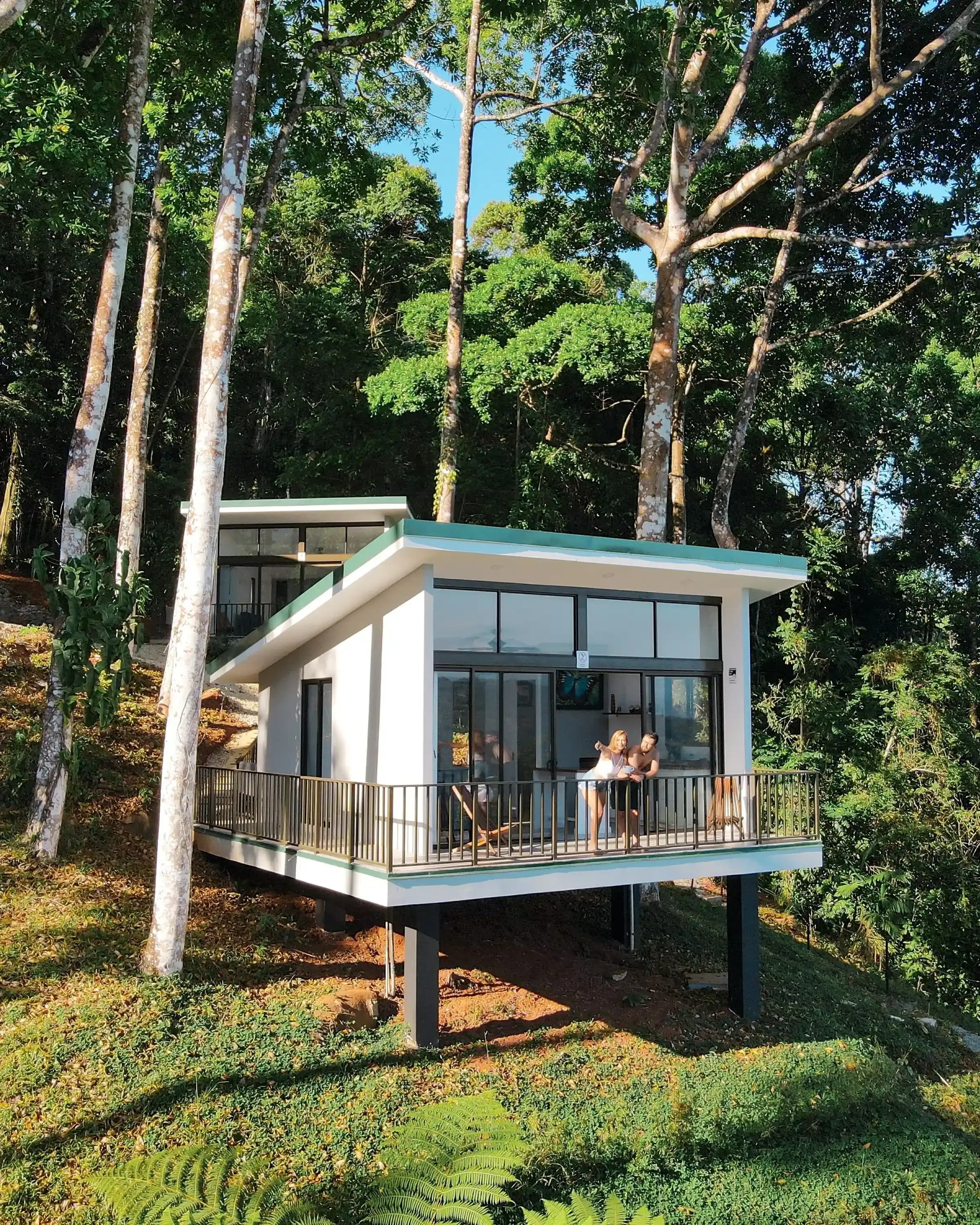 Luxury villas surrounded by jungle at Vajra Jahra for those hosting a retreat in Costa Rica.